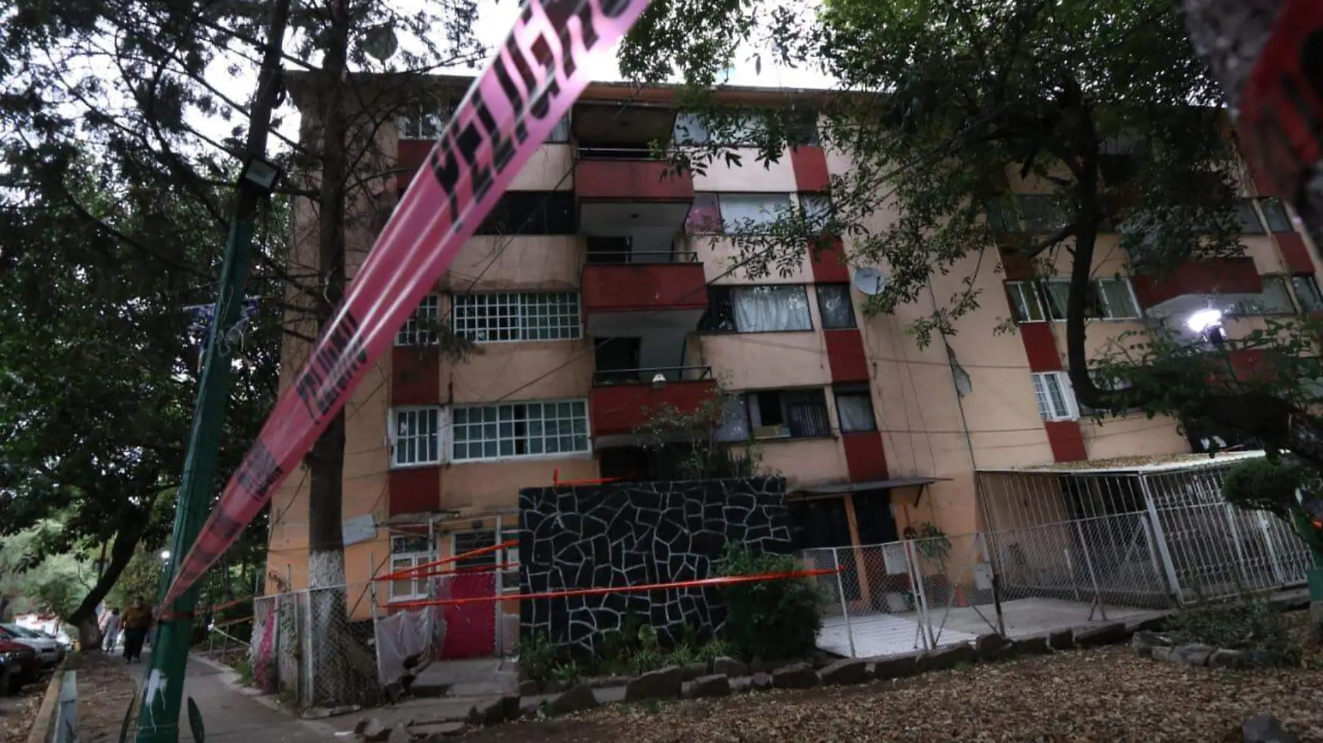 edificio lindavista sismo ROBERTO HERNANDEZ.3